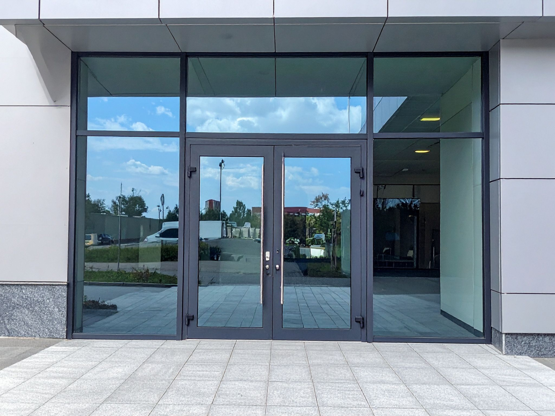 Commercial window tint